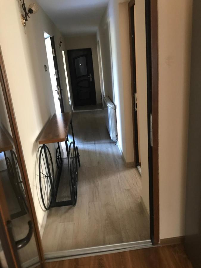 Apartament La Vila Curtea de Argeş Exterior foto